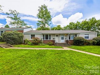 43 Trowbridge Lane, Brevard, NC 28712