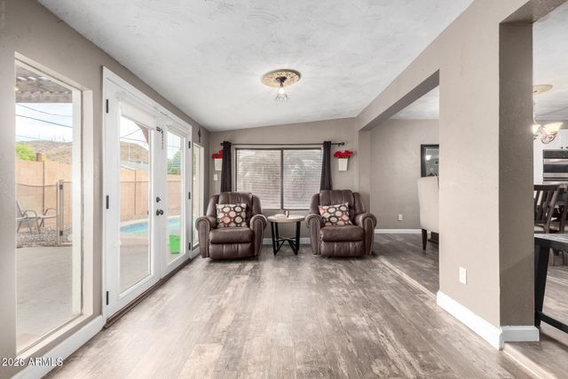 2001 W SURREY Avenue, Phoenix, AZ 85029