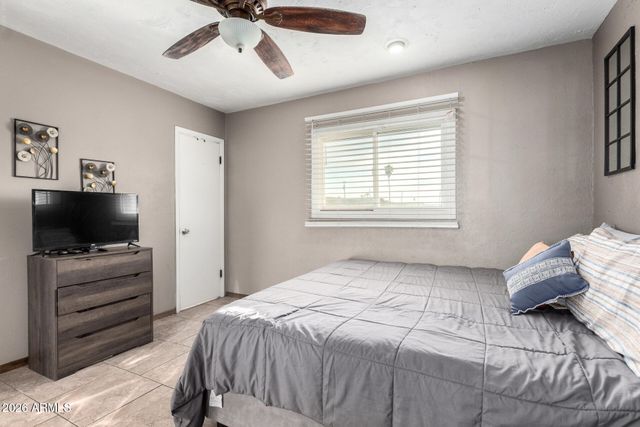 2001 W SURREY Avenue, Phoenix, AZ 85029