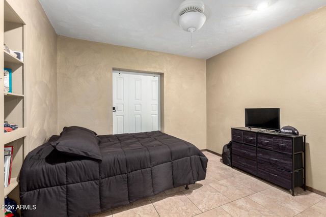 2001 W SURREY Avenue, Phoenix, AZ 85029