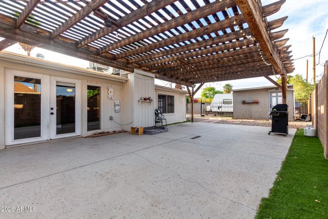 2001 W SURREY Avenue, Phoenix, AZ 85029