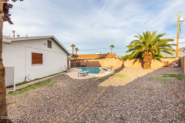 2001 W SURREY Avenue, Phoenix, AZ 85029