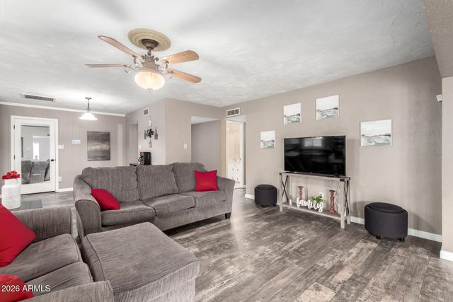 2001 W SURREY Avenue, Phoenix, AZ 85029