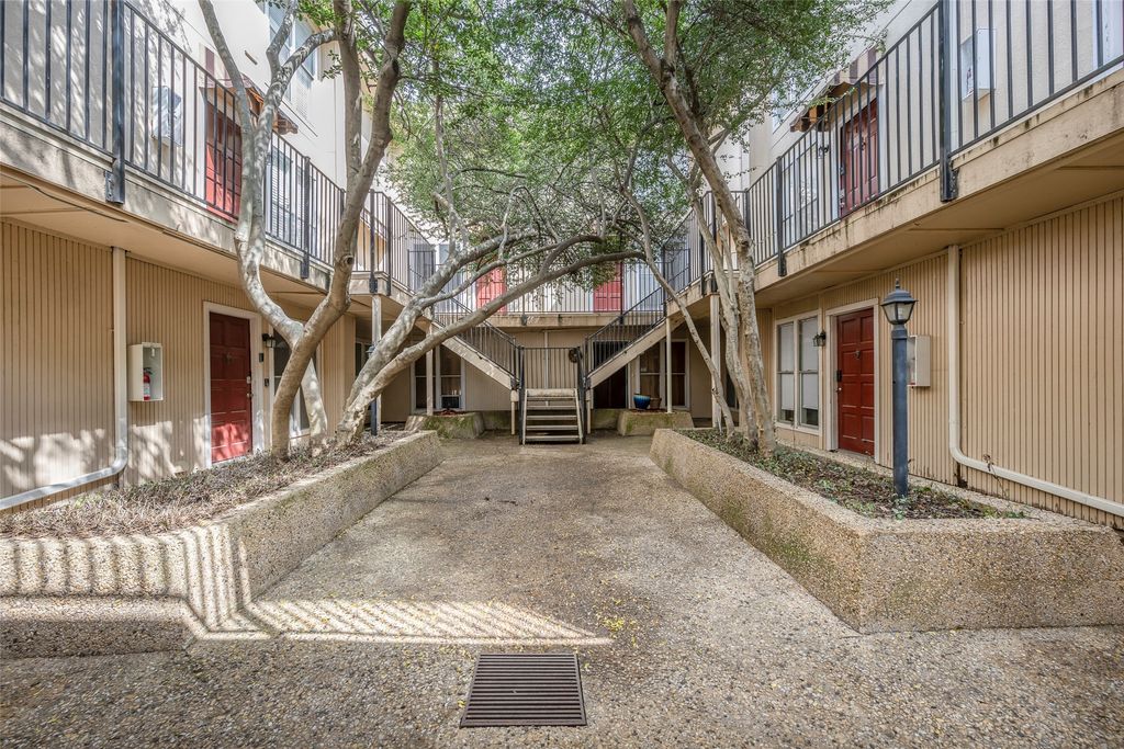 4327 Holland Avenue 212, Dallas, TX 75219