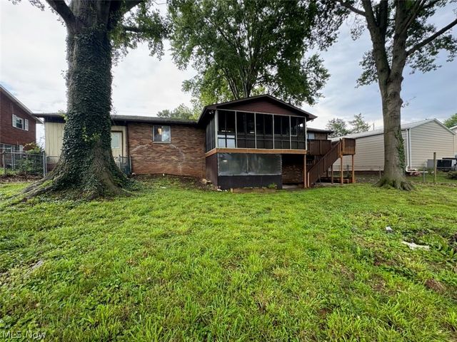 1704 17th Avenue, Parkersburg, WV 26101