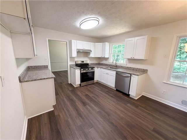 1938 Surrey Trail SE, Conyers, GA 30013