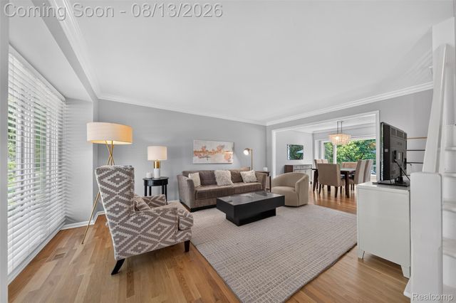 845 River Bend Drive, Rochester Hills, MI 48307