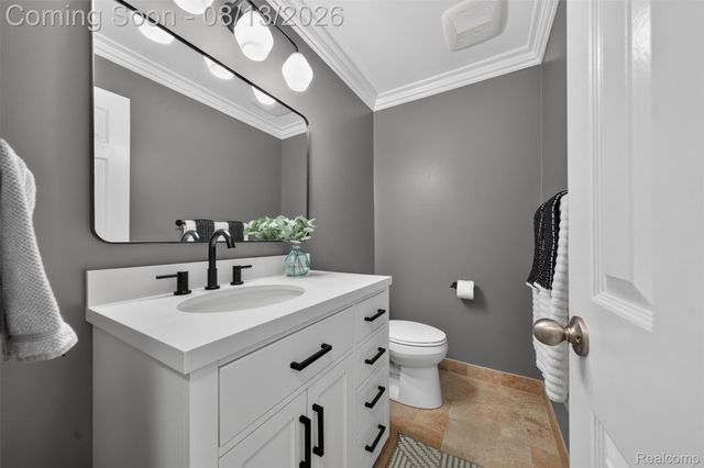 845 River Bend Drive, Rochester Hills, MI 48307