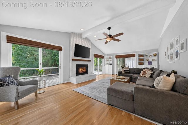 845 River Bend Drive, Rochester Hills, MI 48307