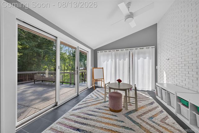 845 River Bend Drive, Rochester Hills, MI 48307
