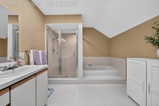 845 River Bend Drive, Rochester Hills, MI 48307