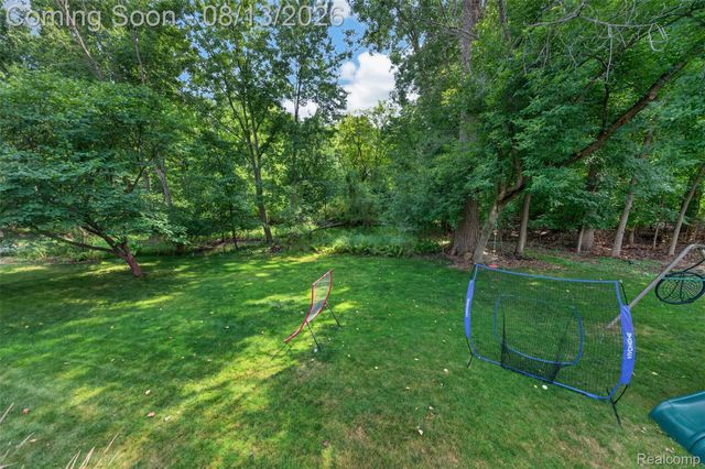 845 River Bend Drive, Rochester Hills, MI 48307