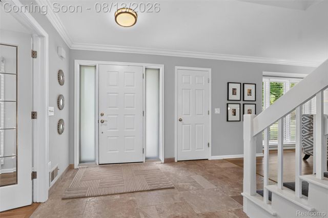 845 River Bend Drive, Rochester Hills, MI 48307