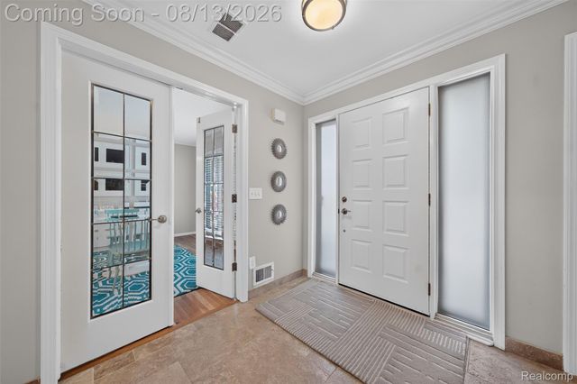 845 River Bend Drive, Rochester Hills, MI 48307