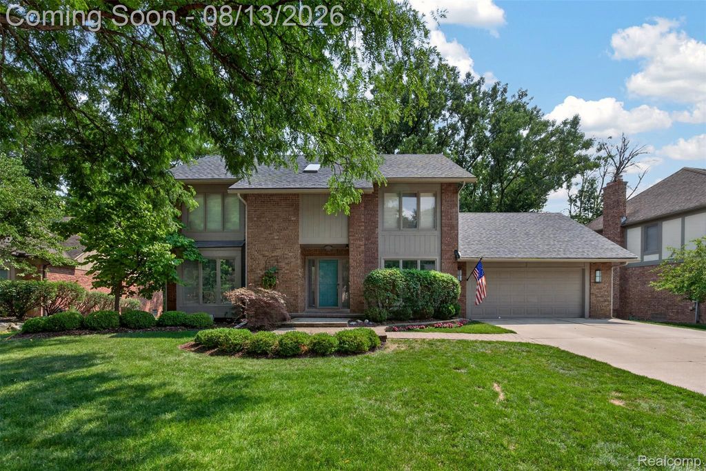 845 River Bend Drive, Rochester Hills, MI 48307