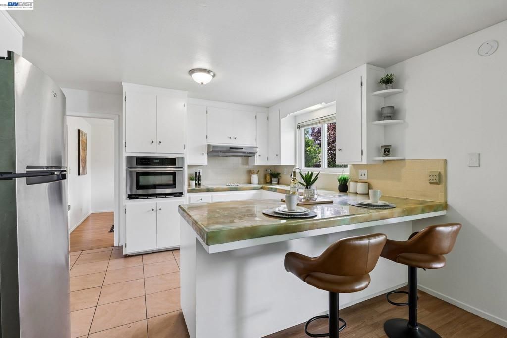 Image 11 of property listing at 1691 Clayton Way, Concord, CA 94519