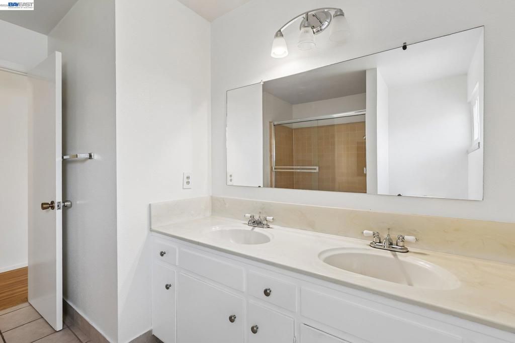 Image 15 of property listing at 1691 Clayton Way, Concord, CA 94519