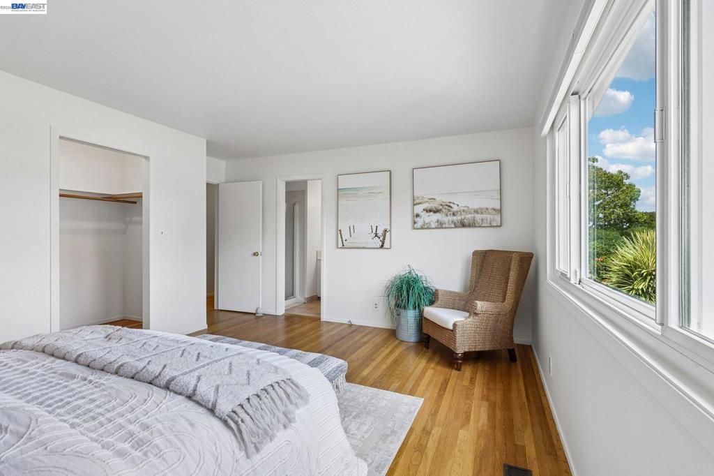 Image 19 of property listing at 1691 Clayton Way, Concord, CA 94519