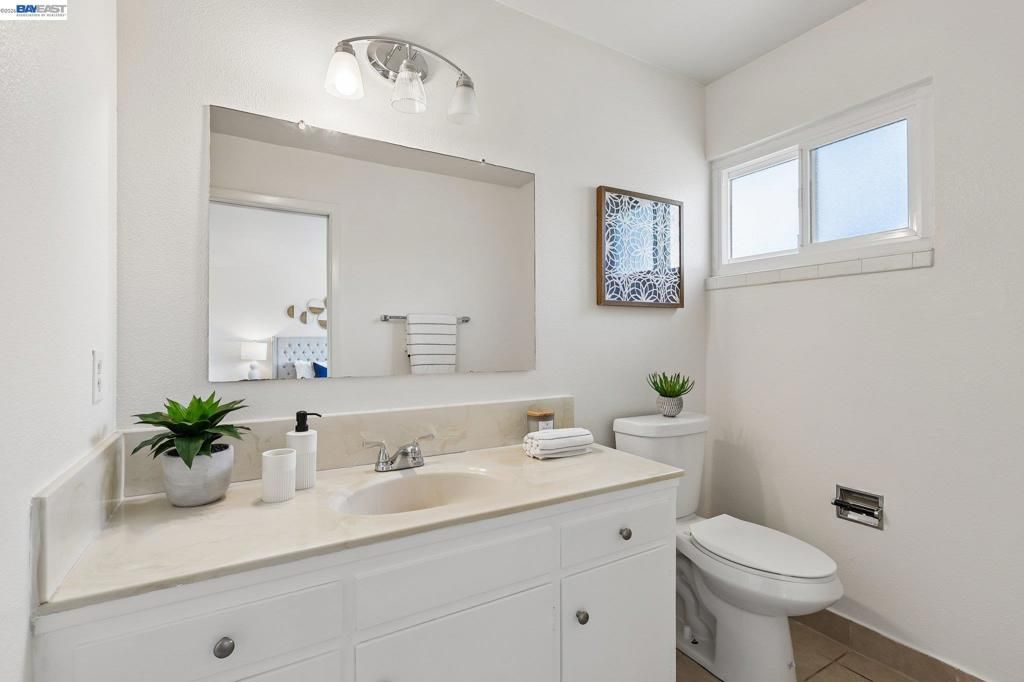 Image 21 of property listing at 1691 Clayton Way, Concord, CA 94519