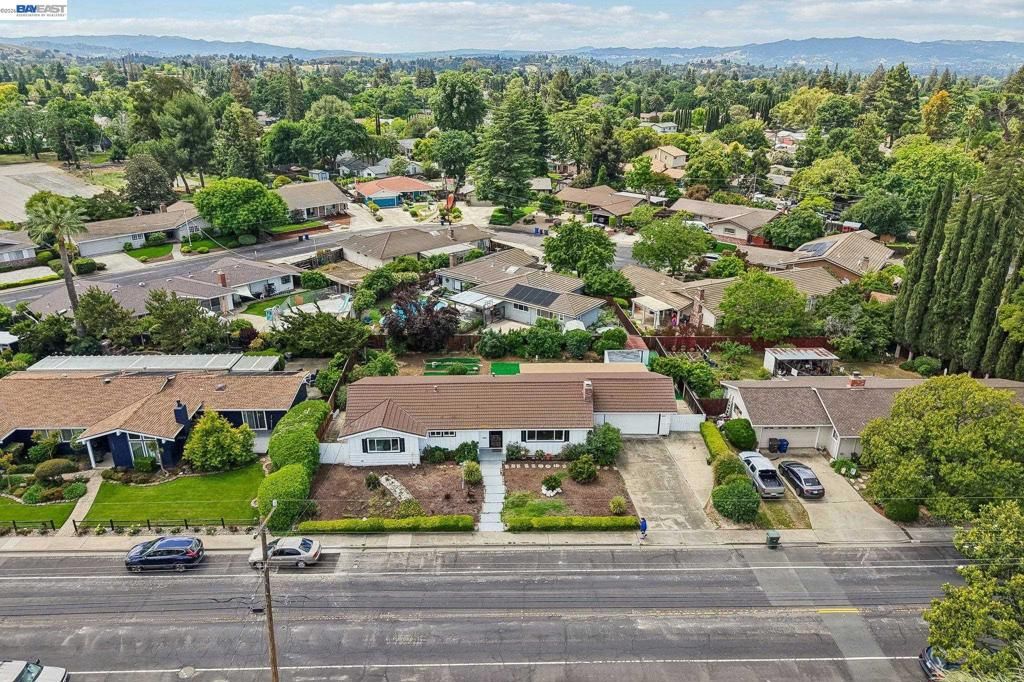 Image 34 of property listing at 1691 Clayton Way, Concord, CA 94519