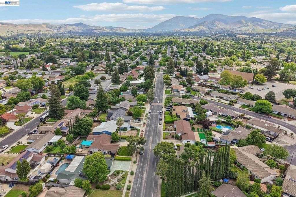 Image 37 of property listing at 1691 Clayton Way, Concord, CA 94519