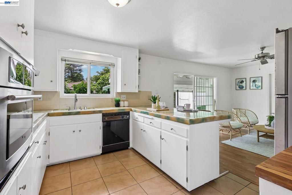 Image 9 of property listing at 1691 Clayton Way, Concord, CA 94519