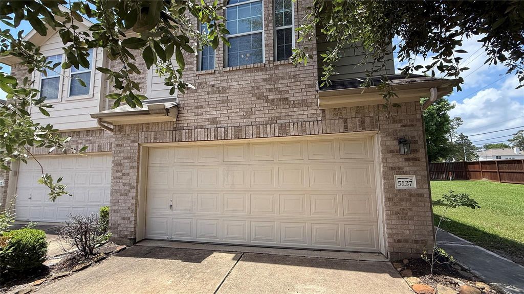 5127 Prosperity Circle, Houston, TX 77018