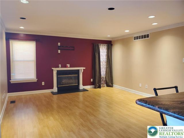 2667 Woodsview Drive, Bensalem Twp, PA 19020