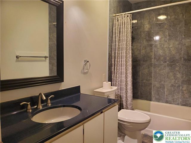 2667 Woodsview Drive, Bensalem Twp, PA 19020