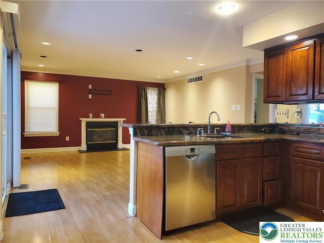 2667 Woodsview Drive, Bensalem Twp, PA 19020