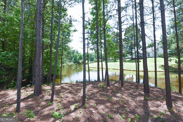 110 Fuller Court, Grantville, GA 30220