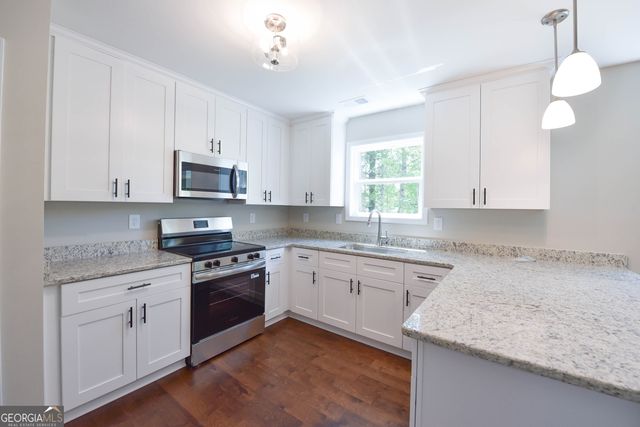 110 Fuller Court, Grantville, GA 30220