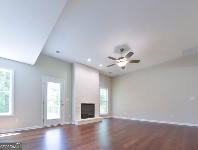 110 Fuller Court, Grantville, GA 30220