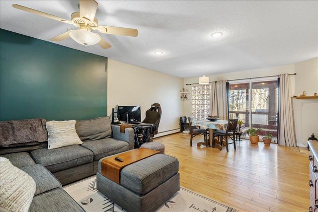 20 Greenfield Rd Unit E7, Essex Junction, VT 05452