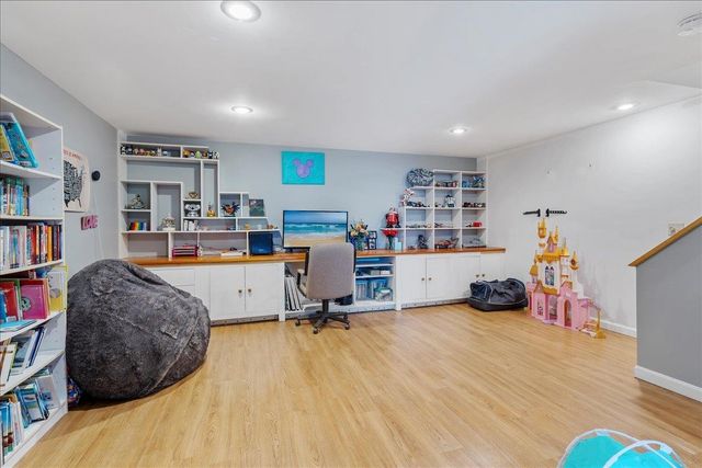 20 Greenfield Rd Unit E7, Essex Junction, VT 05452