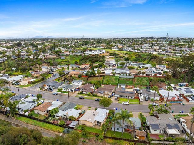 4927 Chateau Drive, San Diego, CA 92117