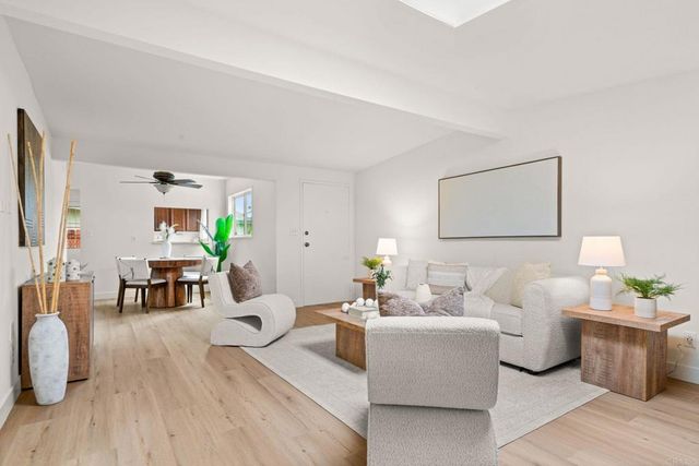 4927 Chateau Drive, San Diego, CA 92117