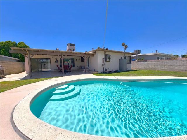 10014 Gaviota, Granada Hills, CA 91343