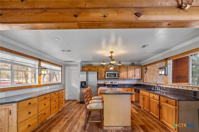 2955 Fannin Oaks, Victoria, TX 77905