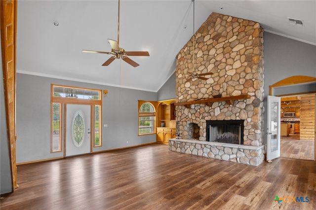 2955 Fannin Oaks, Victoria, TX 77905