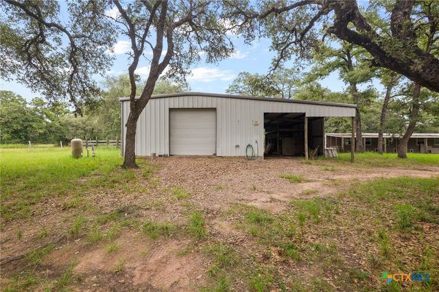 2955 Fannin Oaks, Victoria, TX 77905