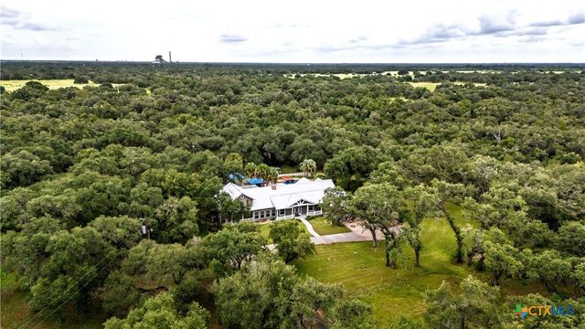 2955 Fannin Oaks, Victoria, TX 77905