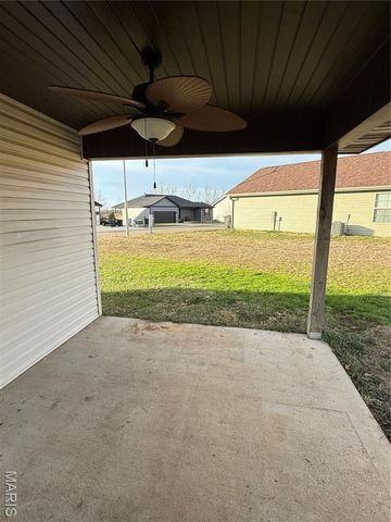 143 La Vista Drive, Waynesville, MO 65583