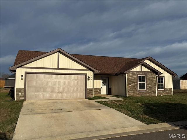 143 La Vista Drive, Waynesville, MO 65583