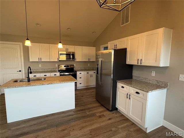 143 La Vista Drive, Waynesville, MO 65583