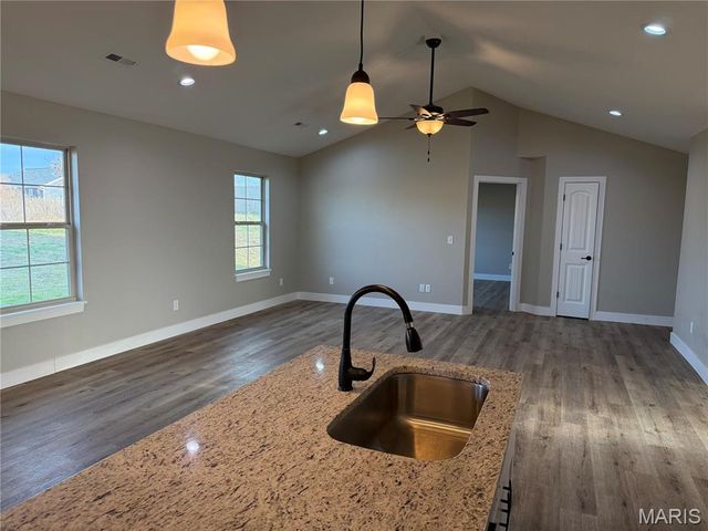 143 La Vista Drive, Waynesville, MO 65583