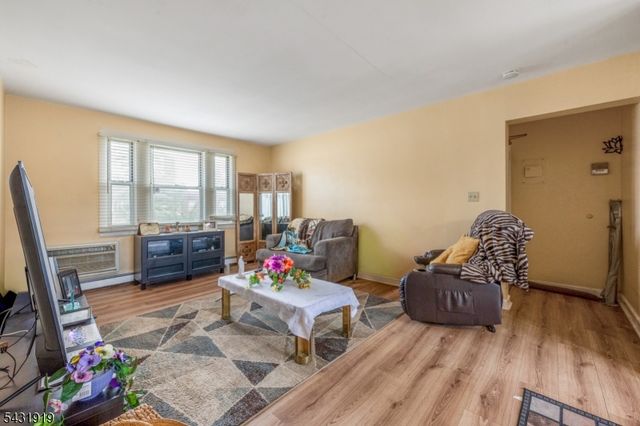 953 E Front St, Plainfield City, NJ 07062