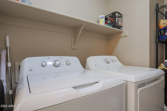 6827 N 77TH Drive, Glendale, AZ 85303