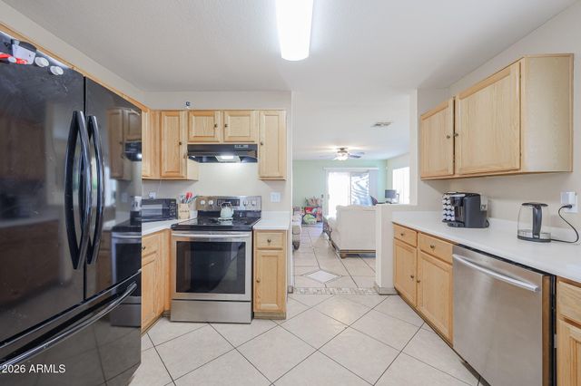 6827 N 77TH Drive, Glendale, AZ 85303