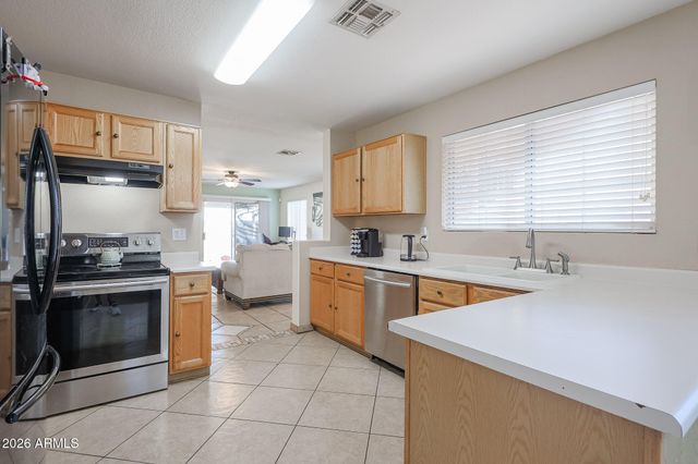 6827 N 77TH Drive, Glendale, AZ 85303